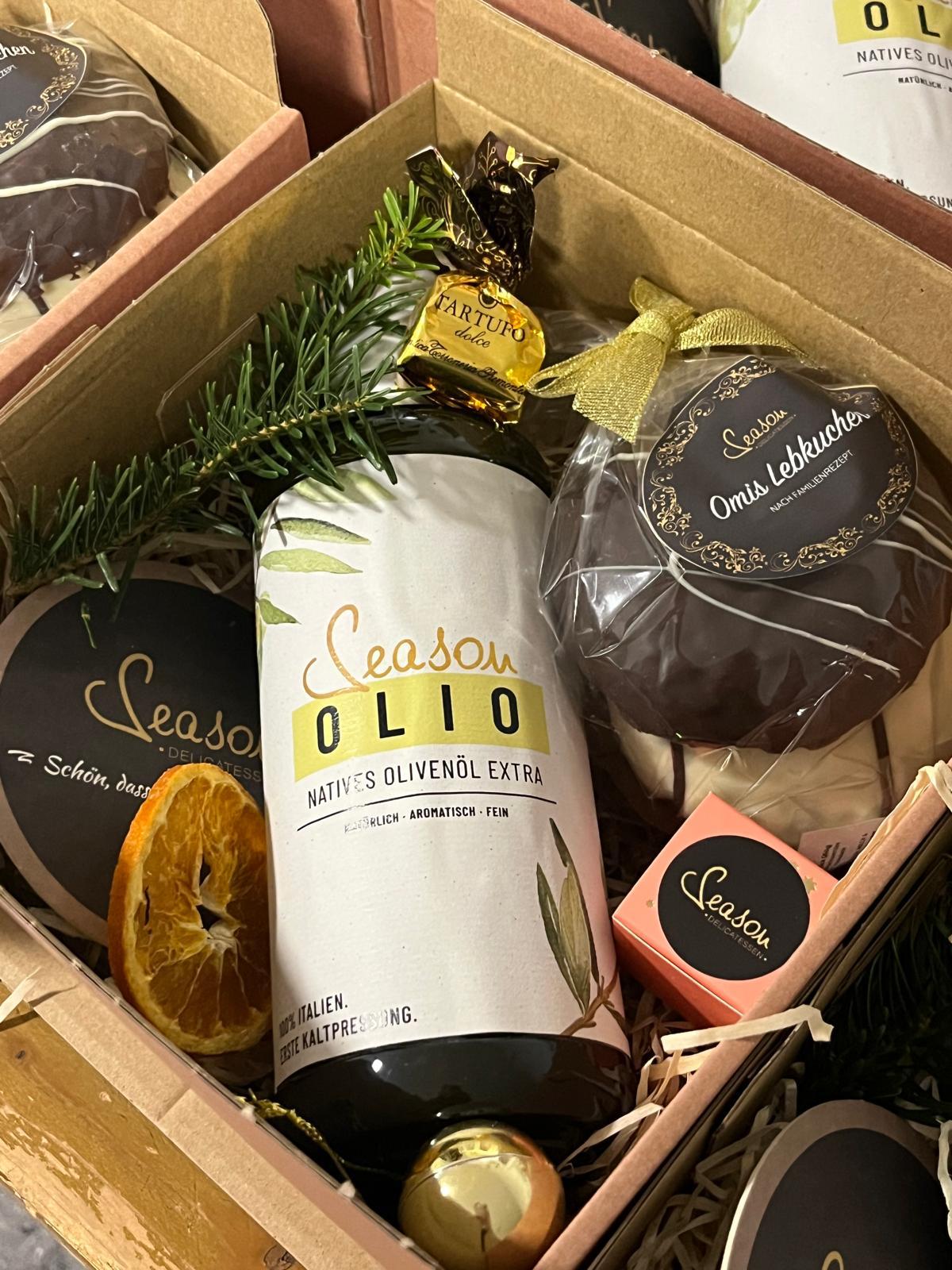 Geschenkbox mit Olivenöl und Lebkuchen