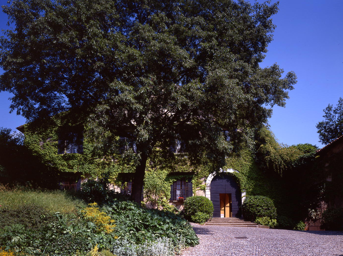 Die Villa Monte Rossa -Franciacorta - Familiär – Kleine Chargen – Hohe Qualität