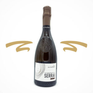 Lieblingsprosecco, fructig, lecekr Serrai Valdobbiadene DOCG Extra Dry - komplexer Charakter der zum Aperitif einlädt. Im Glas kristallklar und strohgelb mit grünlichen Reflexen. In der Nase überzeugen Noten von Williams-Birne, Calla-Blüten und Glockenblume. Am Gaumen präsentiert er eine ausgewogene Harmonie von Süße und Säure in Kombination mit einer leichten Würzigkeit. Es folgt ein anhaltender Abgnag mit angenehm fruchtigem Nachgeschmack. Angenehm zu trinken auf Grund der typisch für das Weingut La Tordera feinen Perlage. Perfekt zum Aperitif, Vorspeisen, Fischgerichten, Spargel, Risotto, Pasta, Desserts, Früchten und einfach unverzichtbar im Sommer. Saluti!