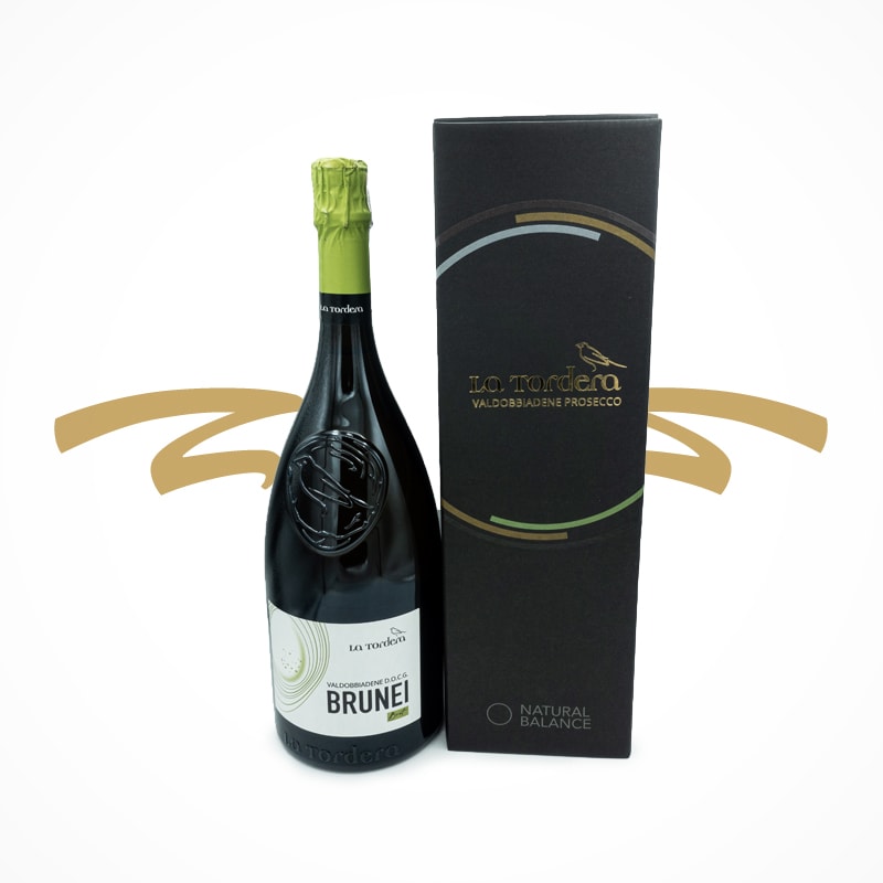 erfischend, lecker, mega Prosecco, Brunei, Valdobbiadene DOCG brut - grandioser Prosecco des Weingutes La Tordera. Elegant, frisch und ausgewogen. Blumiges Bouquet mit fruchtigen Noten von unreifer Birne, grünem Apfel und Litschi. Es folgt ein Duft von Trauben sowie Noten von Jasmin und Thymian, im Abgang Nuancen von Limette. Am Gaumen gibt er sich frisch und harmonisch, erinnert an Apfel und überzuegt mit langem und ausgewogenem Abgang. Der Brunei DOCG Prosecco passt super zu Risotto, Pasta, Meeresfrüchten, Fisch, Antipasti und ist mit seinem starken Charakter perfekt als Aperitif geeignet. Saluti! Lieblingsgetränk im Sommer