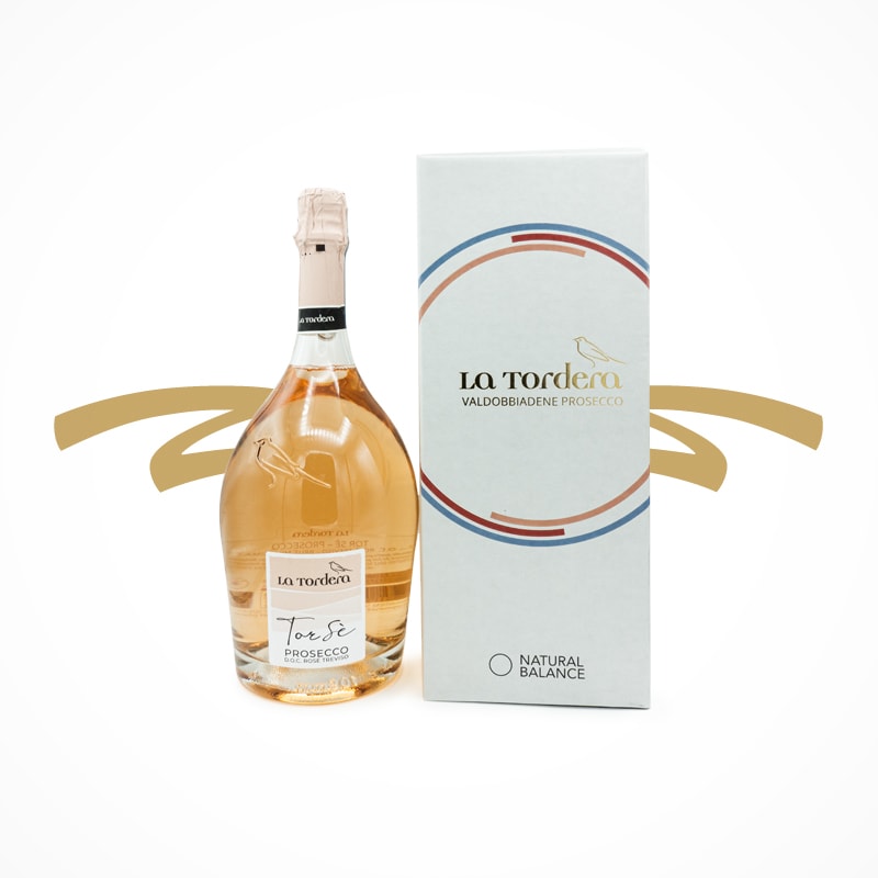Tor sé - Prosecco DOC in der Magnumflasche– frisch, fruchtiges Bouquet nach Rose und Veilchen. Am Gaumen fruchtig, starker Auftritt nach Pfirsich und roten Beeren. Ein spannender und überzeugender Aperitif. Ideal auch zu Vorspeisen, Antipasti, Fisch und beliebt zum süßen Abschluss. Auch eine prickelnde Geschenkidee!