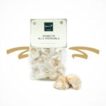 Zart, soft, süße Amaretti gebacken nach Traditionsrezept aus der Toskana.